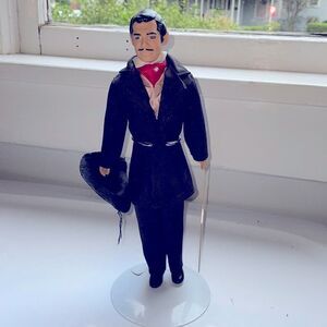 Vintage 1989 Gone With The Wind Rhett Butler/Clark Gable doll on stand